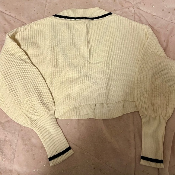 Oak and Fort White Sweater in XS - Picture 3 of 3